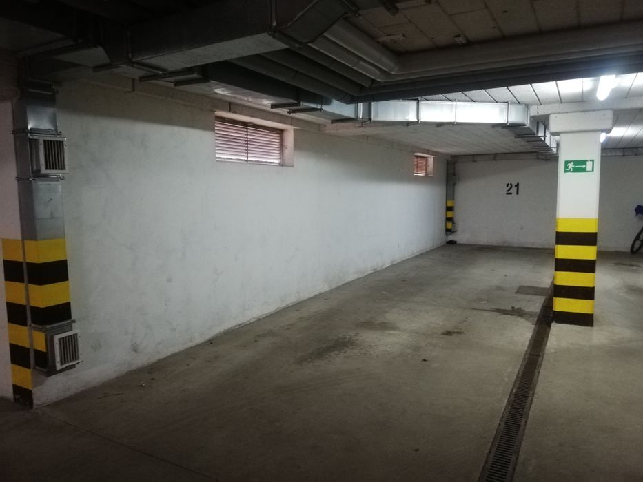 Miejsce postojowe, tandem, 30m², Oporów, Wrocław