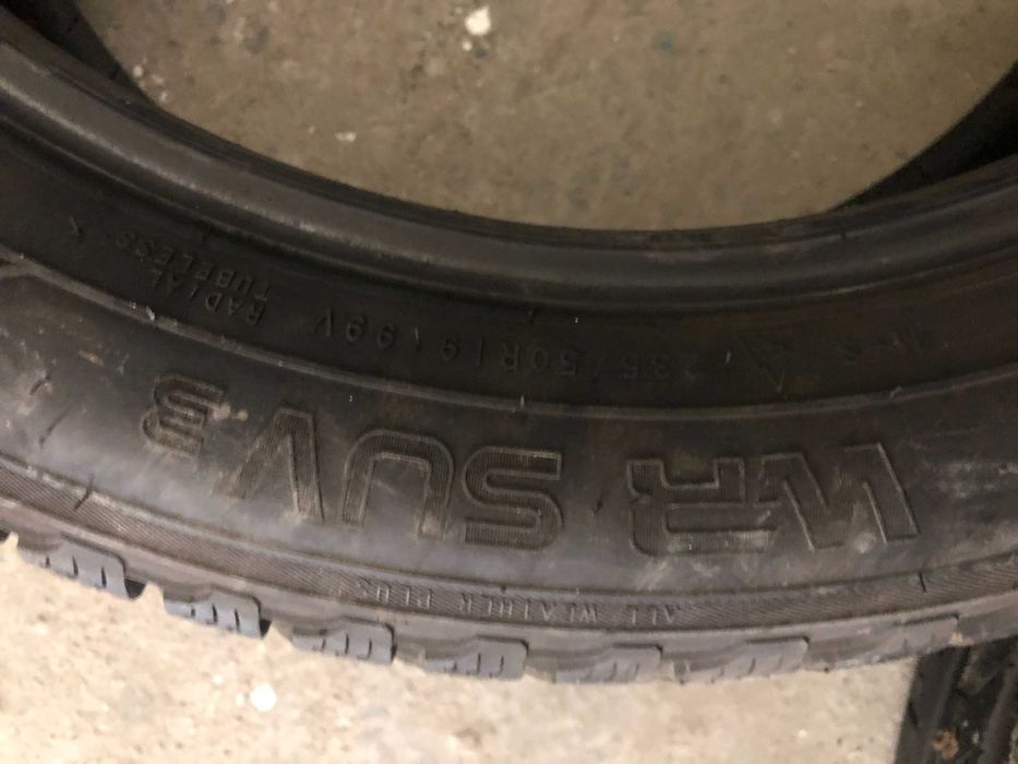 Komplet opon zimowych  235/50R19 Nokian WR SUV 3 po 8mm