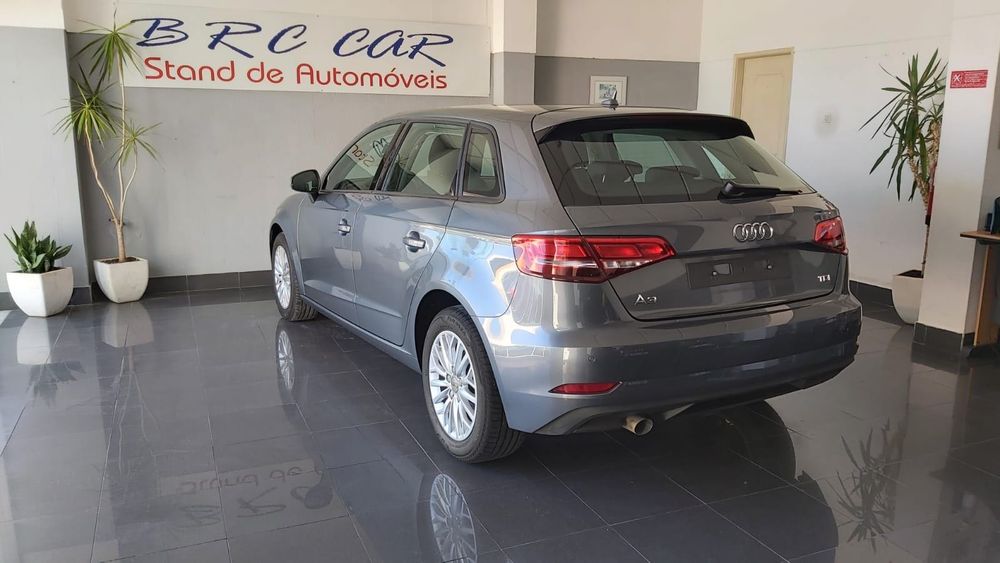 AUDI A3 1.6 TDI sportback — photo 3