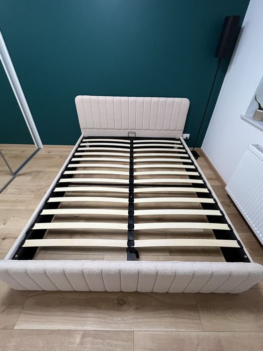 Jak nowe! Łóżko dwuosobowe BOUNCLE 160×200 cm – beżowe
