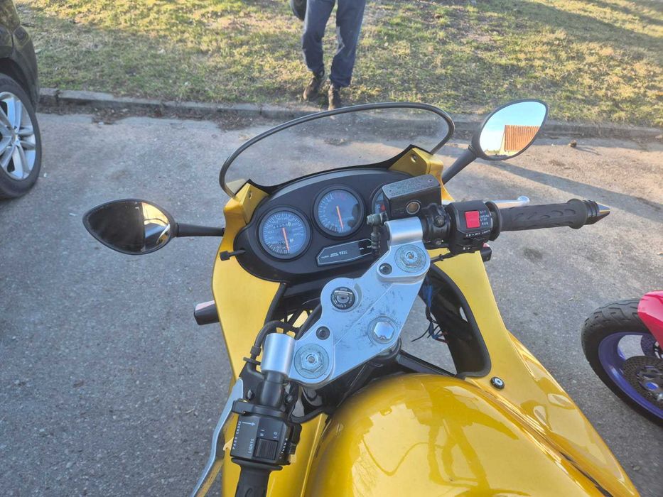 Motocykl Suzuki GSX 600F