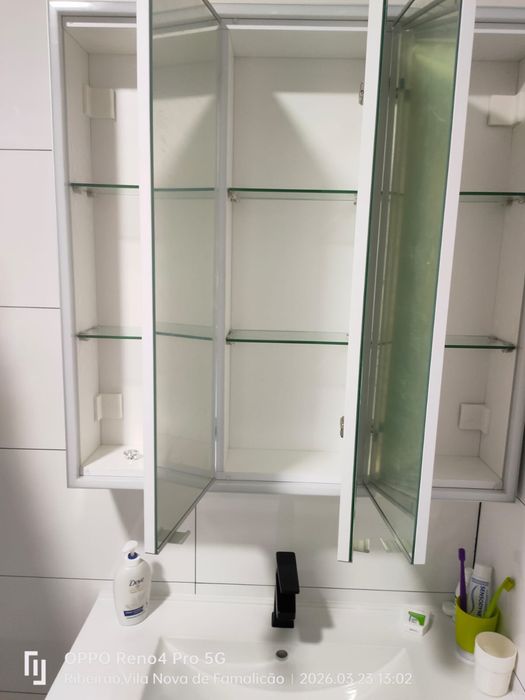 Armário casa de banho com espelho e luz novo
