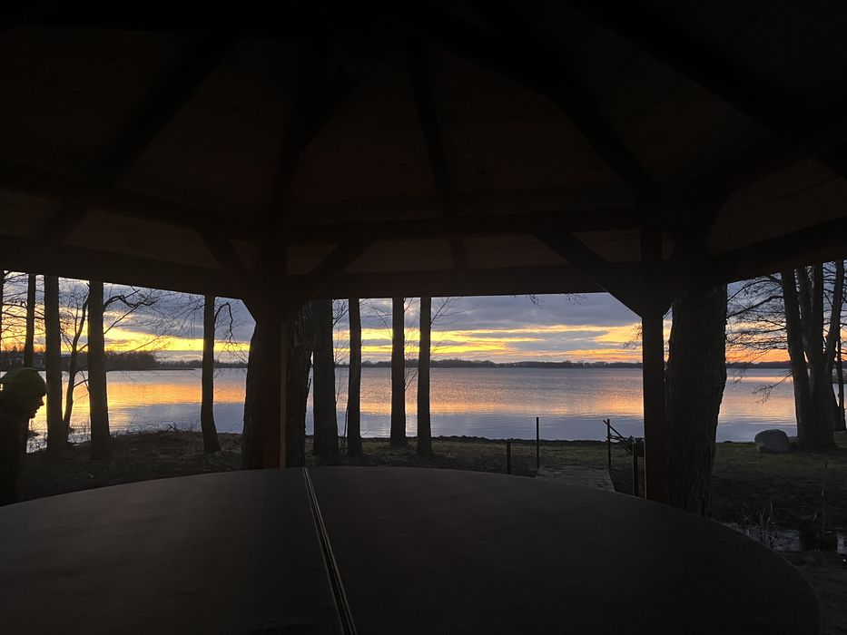 Domek nad jeziorem z balią