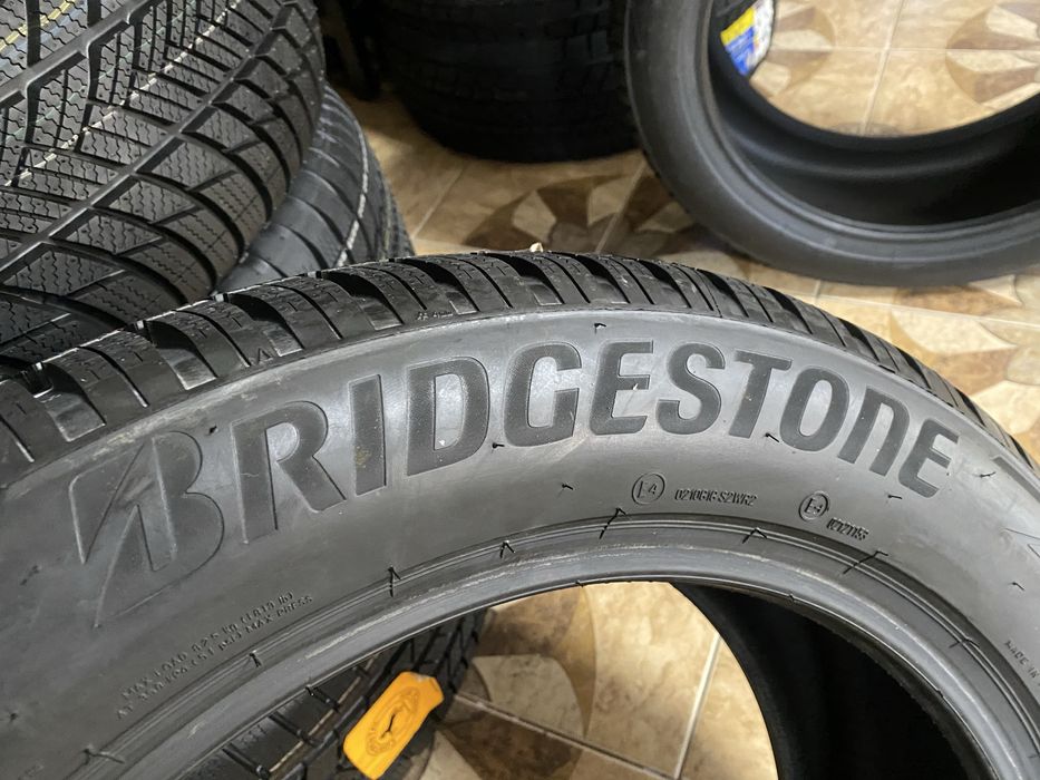 Розпаровка 235/55/19 101Т Bridgestone BLIZZAK LM005