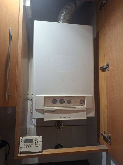 Caldeira Vitória ROCA 20/20 com radiadores
