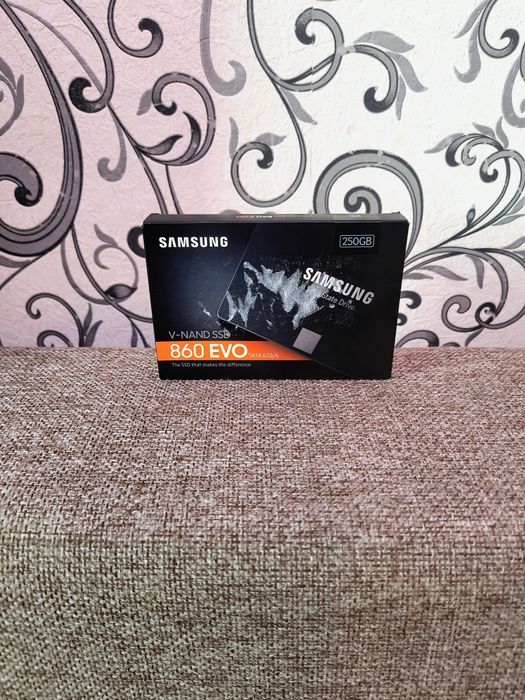 SSD накопичувач Samsung 860 EVO 250 GB (MZ-76E250BW)