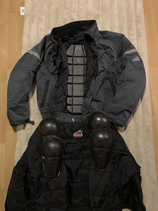 Zestaw motocyklowy Hein Gericke – Kurtka, żółw (ochraniacz pleców), zestawem ochraniczy i podpinka. Rozmiar S.