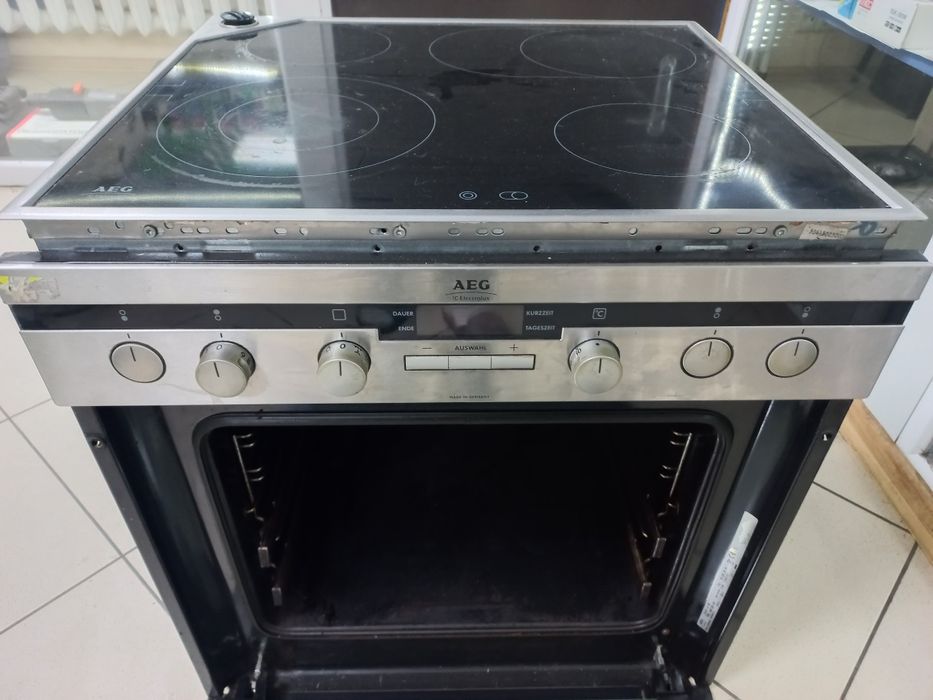 Індукційна плита з духовкою Electrolux AEG