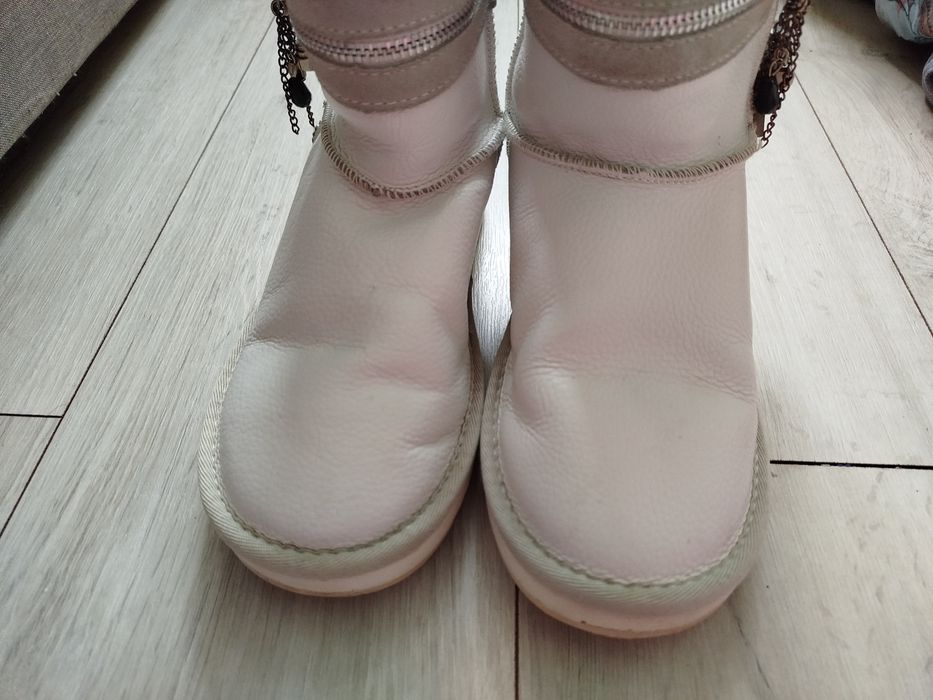 Угги, белые , б/у