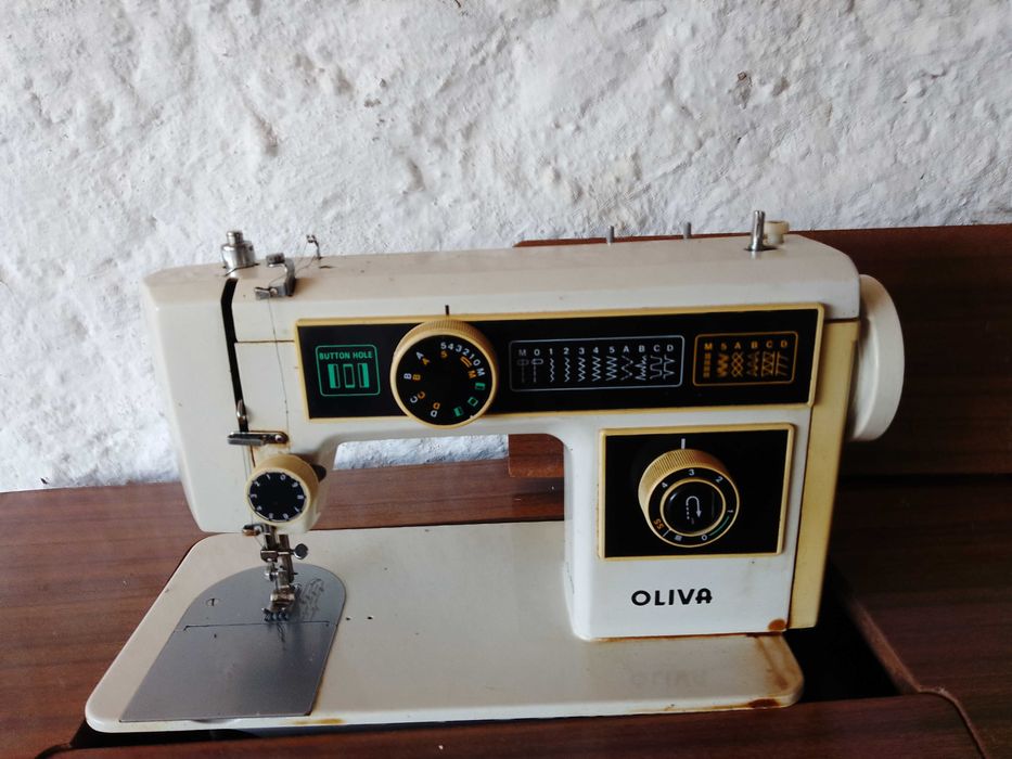 Maquina de costura OLIVA
