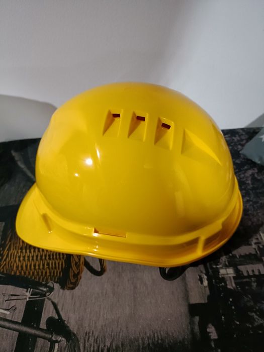 Kask na głowę budowlany