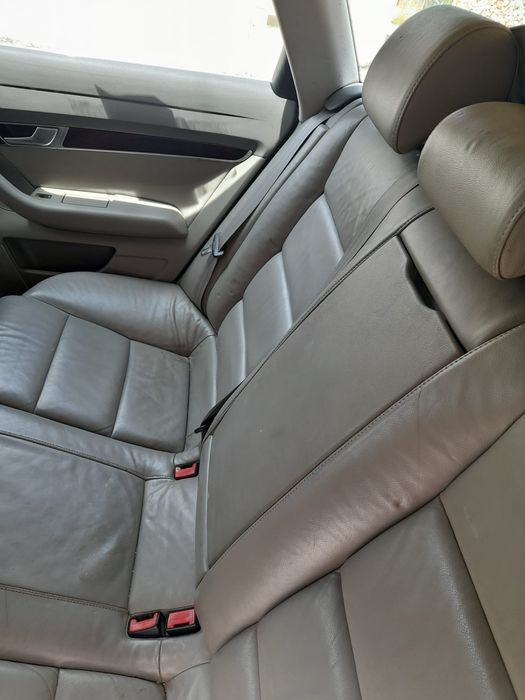 Audi A6 em estado novo