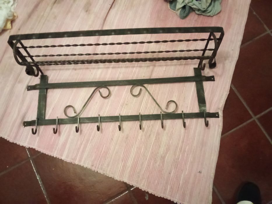 Cabide antigo. Ferro