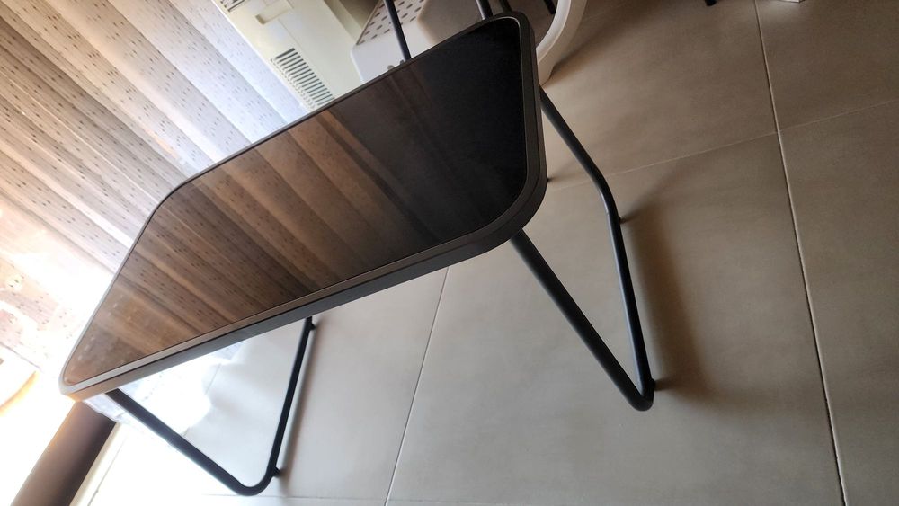 Mesa de jardim em aço e vidro temperado