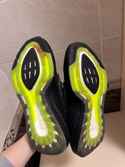 Кросівки adidas UltraBOOST 22