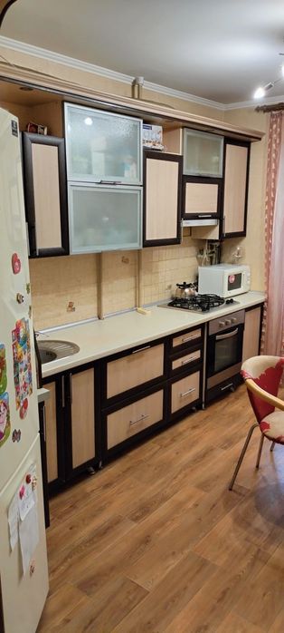 Продам 3 комнатную квартиру Таврический