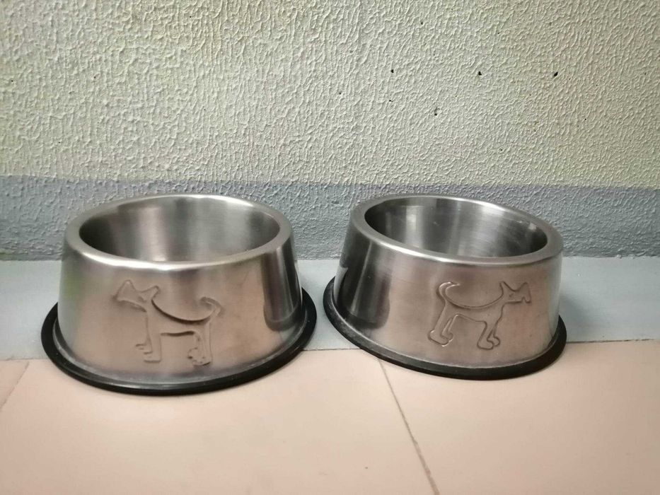 Comedouro e Bebedouro para Cão Grande / Feeder/waterer for large dogs