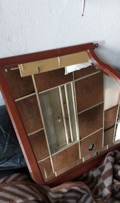 Espelho com vidro antigo