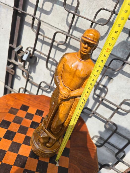 Stara duża ceramiczna figurka Górnik KWK Powstańców Śląskich