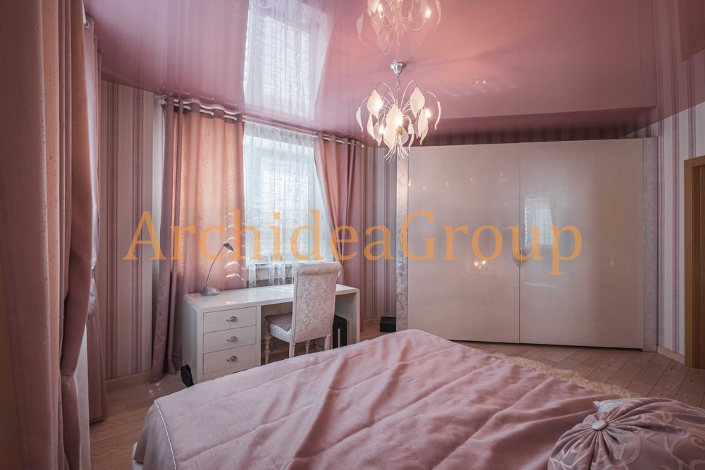 Амбітна видова квартира 86м2  в центрі Києва на вул. Голосіівська 13-А