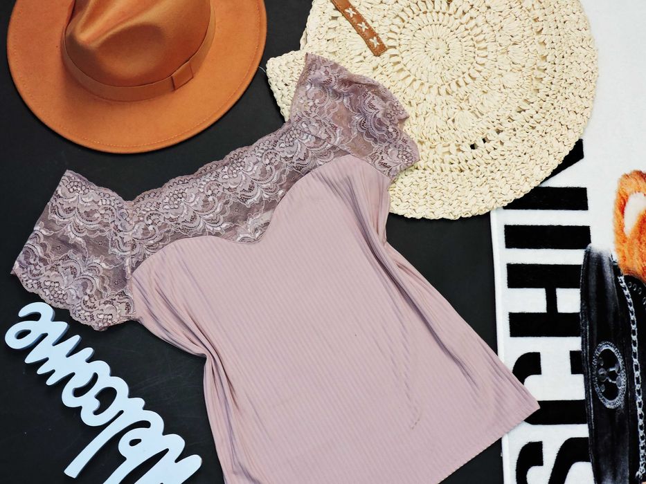 Pigalle Markowa Bluzka prążek koronka M