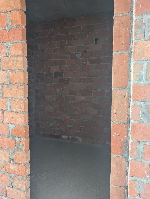 Продам 2-кімнатну квартиру в р-ні Виставка