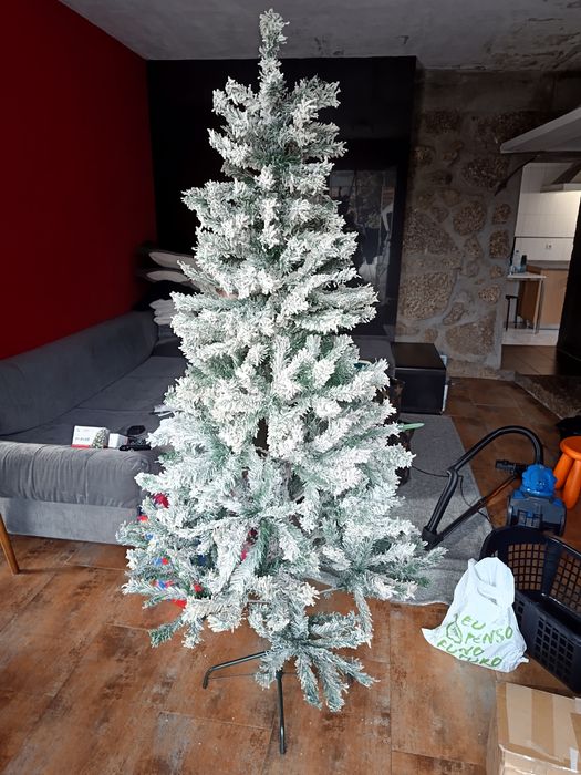 Árvore de natal com neve