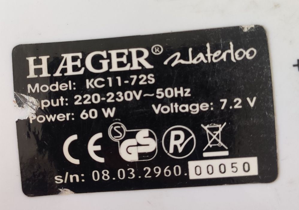 Mini-aspirador de líquidos e sólidos sem fio