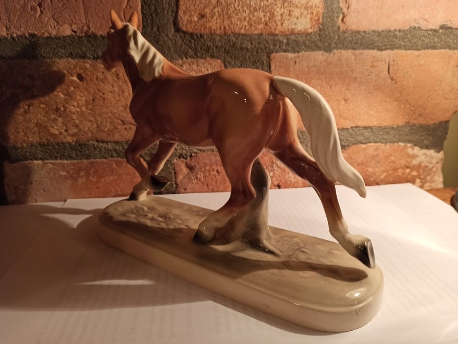 Hertwig KÄTZHUTTE Figurka Porcelanowa Konia Katzhutte