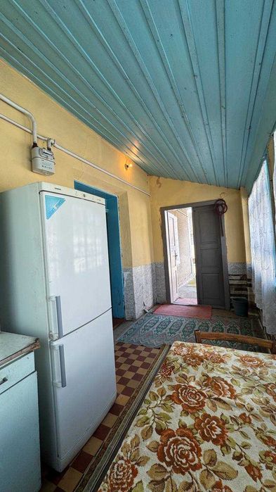 Будинок, господарство в с. Кисилів (кіцманський район) площею 47 м2.