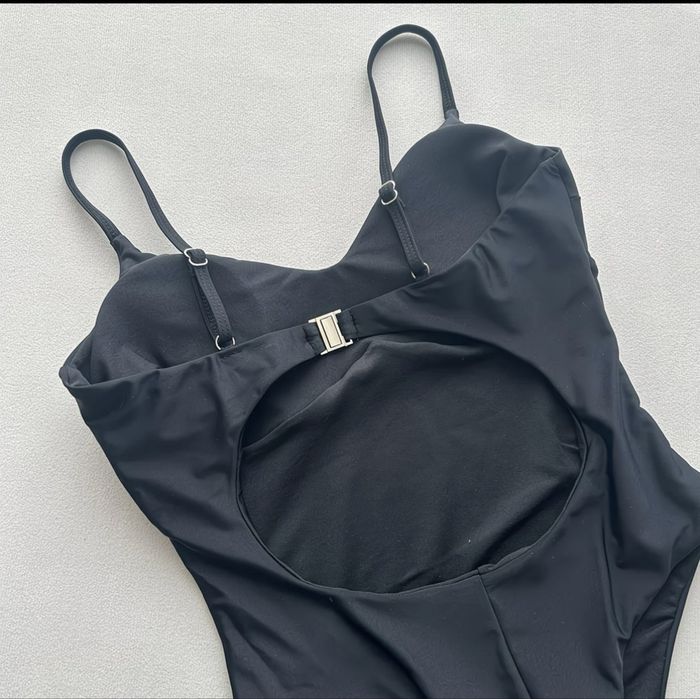 Купальник суцільний