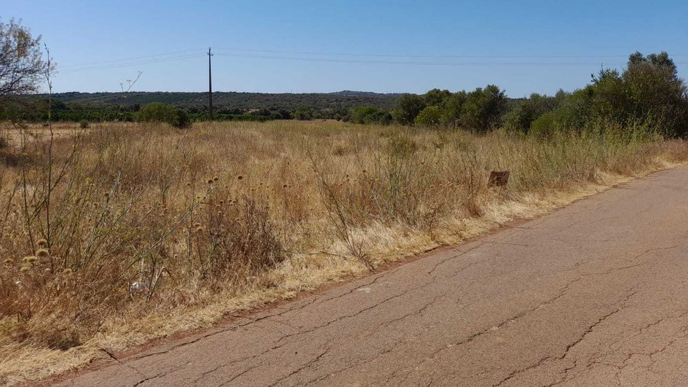 VENDO: Dois terrenos rústicos adjacentes – 2000 m² – São Bartolomeu de Messines, Algarve