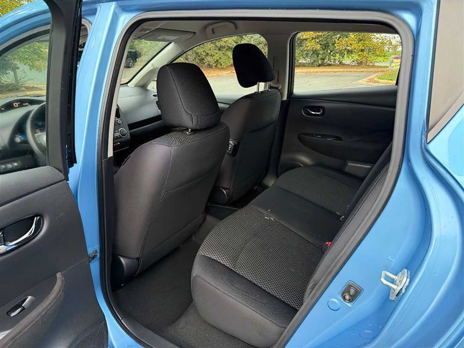 Nissan LEAF S      2014
