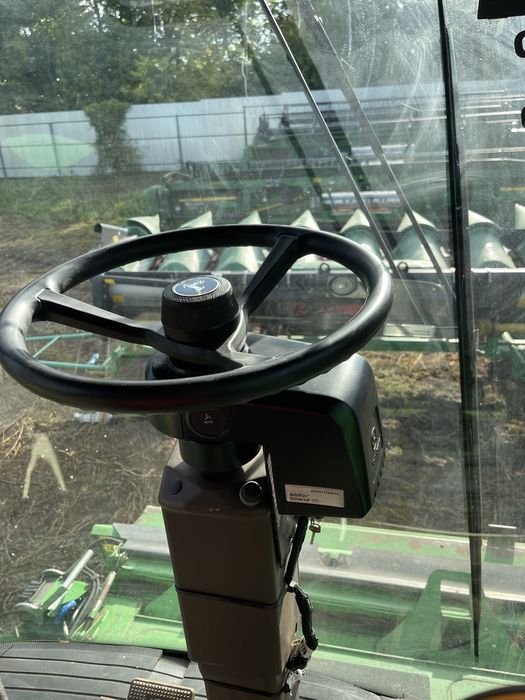 Комбайн John Deere T 660 + жатка 625R