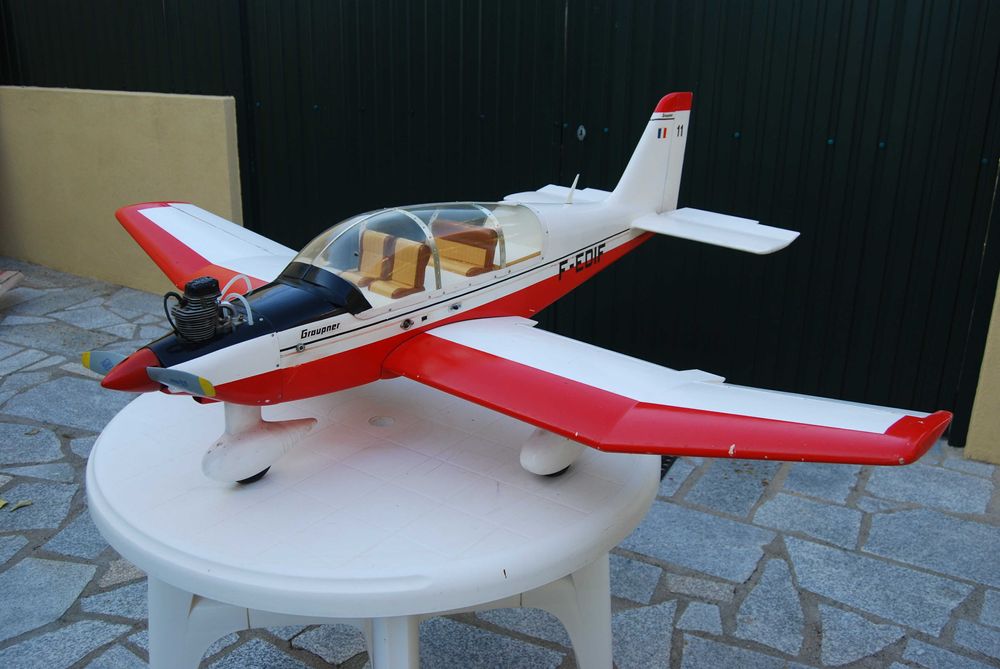 Avião aeromodelismo Graupner Robin DR 400