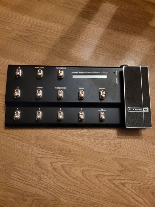 Line 6 Kontroler nozny