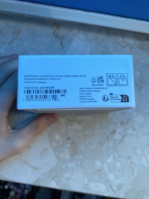 AirPods Pro 3.