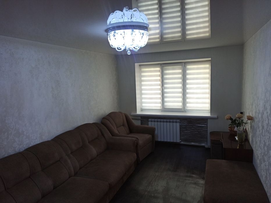 Квартира 2-кімнатна центр міста 1 поверх подобово