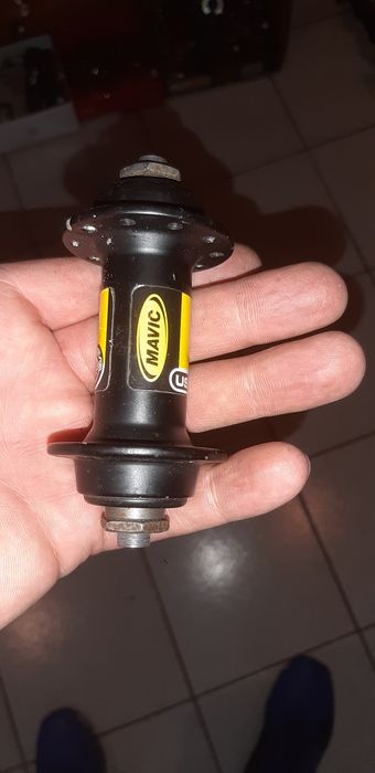 Vários cubos de rodas para bicicletas