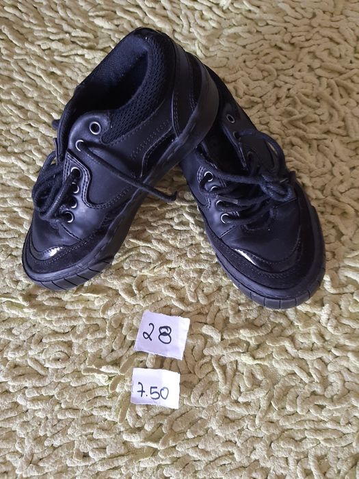 Tenis  numero 28