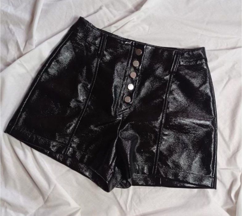 Шорти з екошкіри