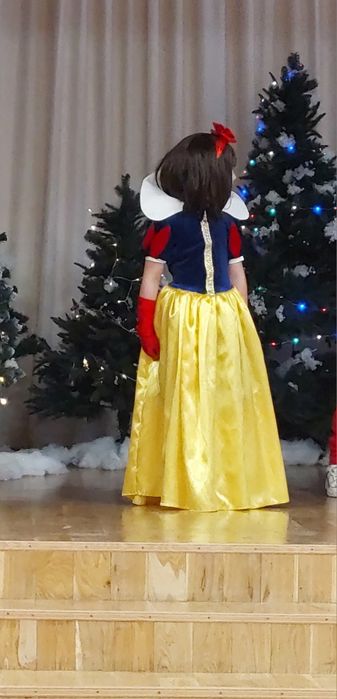 Білосніжка костюм