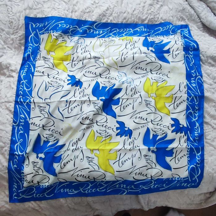 Jedwabna apaszka nina Ricci