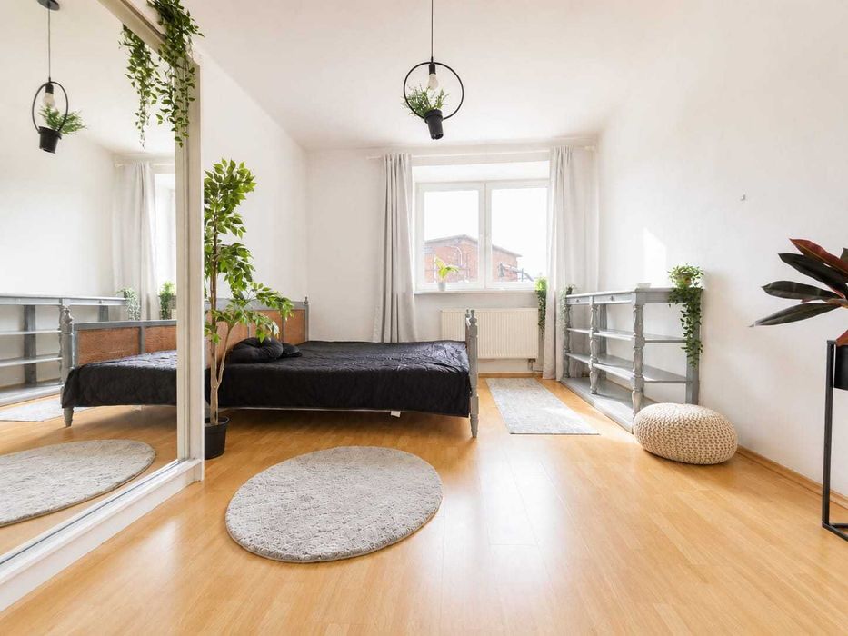 DUŻY pokój 17 m² dwuosobowy w cenie jednoosobowego | M tylko dla kobiet + parking