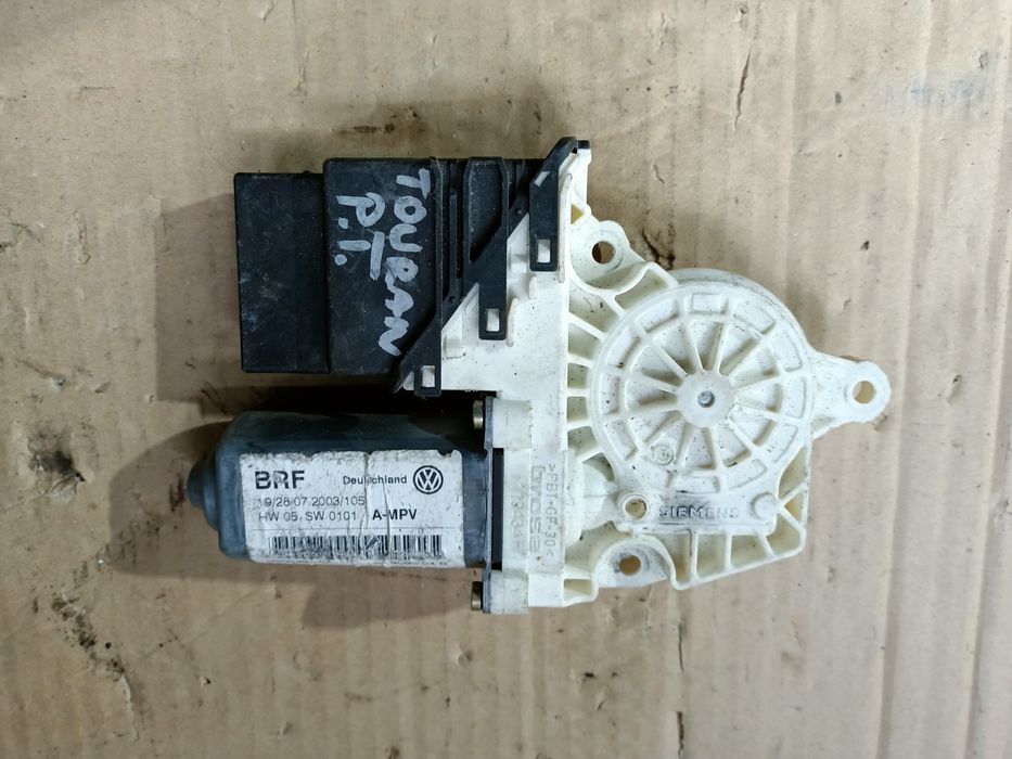 Silniczek moduł podnoszenia szyby prawy tył tylny VW Passat B6 
3C8959