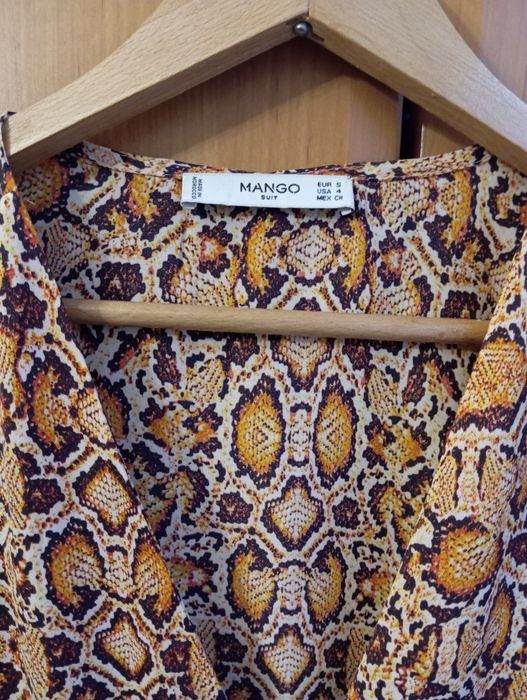 Zwiewna koszula z szerokimi rękawami, w cętki, skóra węża, Mango