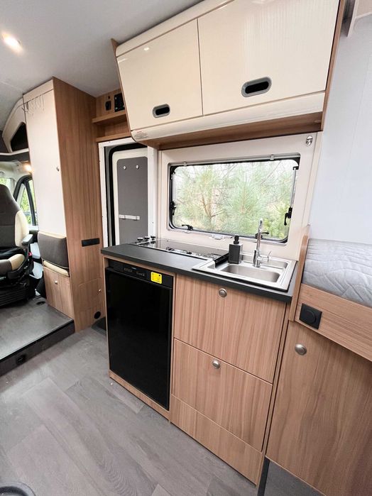 Wynajem Kampera ADRIA SUN LIVING S65SL 4 osobowy