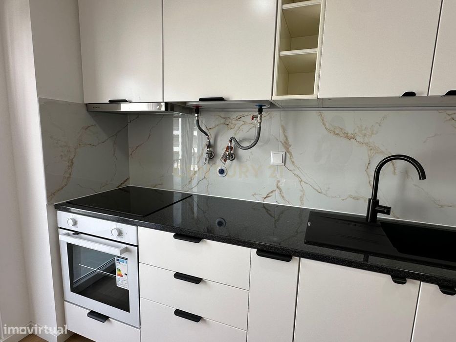 Apartamento T2 Remodelado, Equipado e Mobilado - Olhão