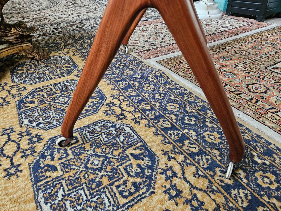 Lindíssima secretária secretária vintage - Restaurada