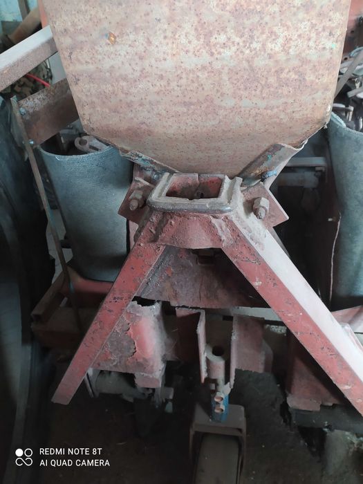 Продам трактор т-25,1991р,в фреза 1,4м,сажалка